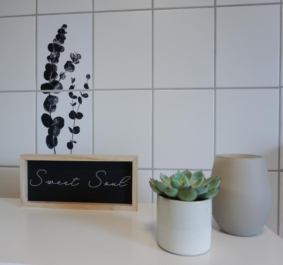 Schoene Wohnung Mit Terrasse & Blick Ins Gruene Dormettingen Extérieur photo