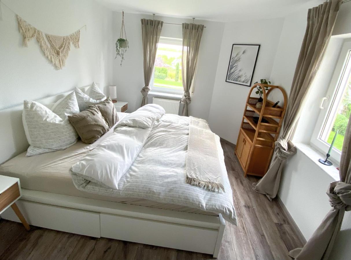 Schoene Wohnung Mit Terrasse & Blick Ins Gruene Dormettingen Extérieur photo